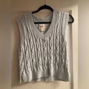 Abercrombie & Fitch blue sweater vest